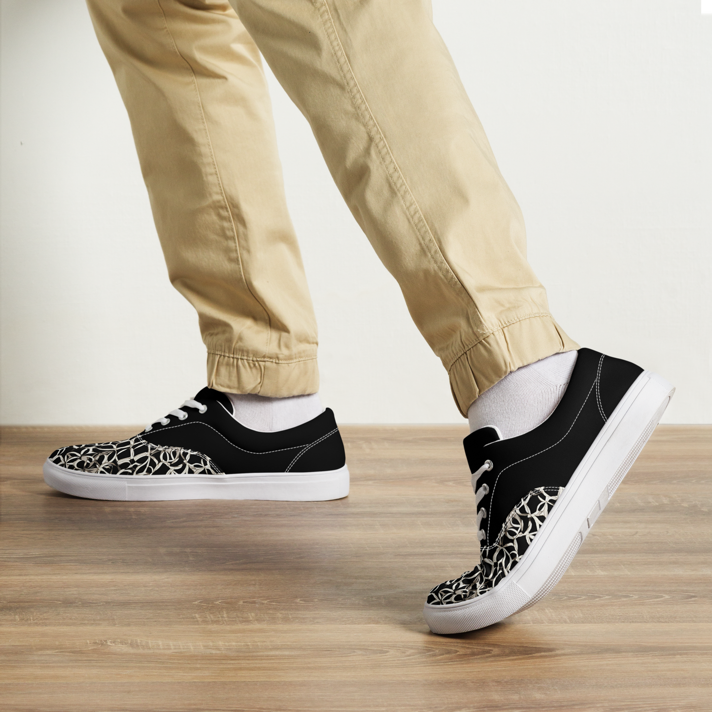Men’s lace-up canvas shoes
