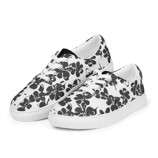 Women’s lace-up canvas shoes