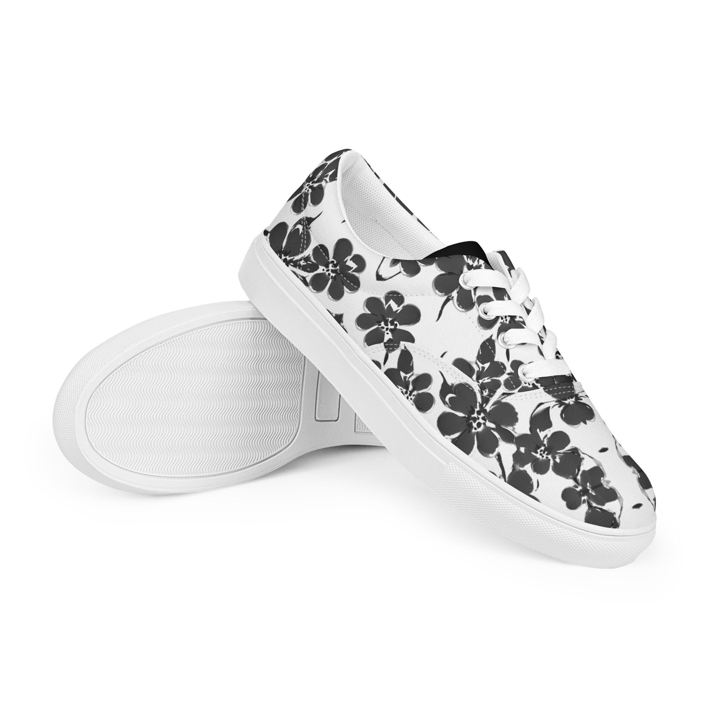 Women’s lace-up canvas shoes