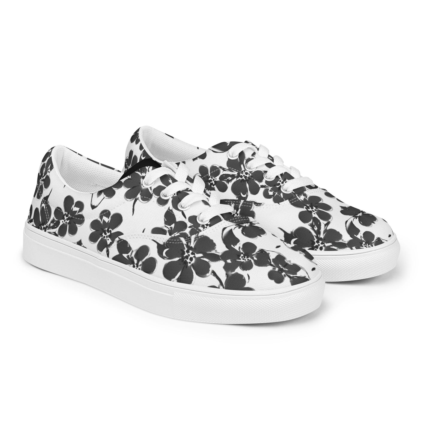 Women’s lace-up canvas shoes